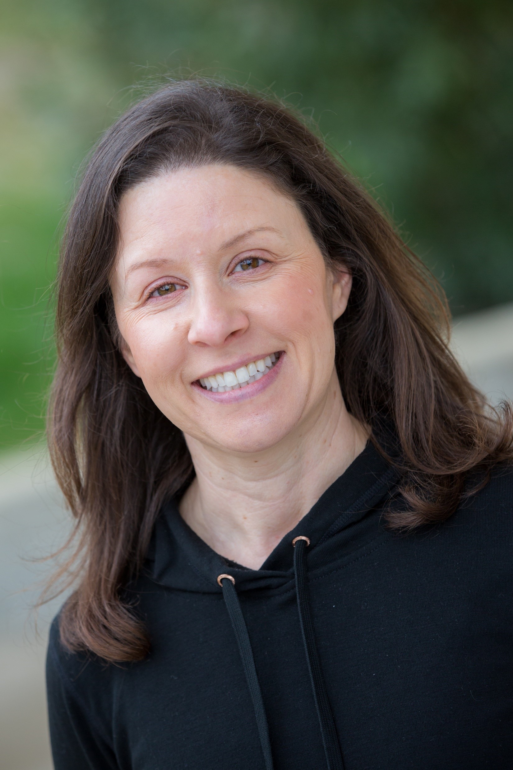 Headshot of Sharon Landes